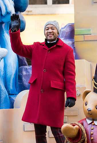 Macy's Trolls Chrissy Teigen For 2014 Parade Diss As John Legend Performs On Float