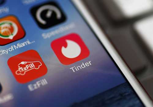 Tinder, Bumble and more dating apps to add vaccine badges to profiles - TheGrio