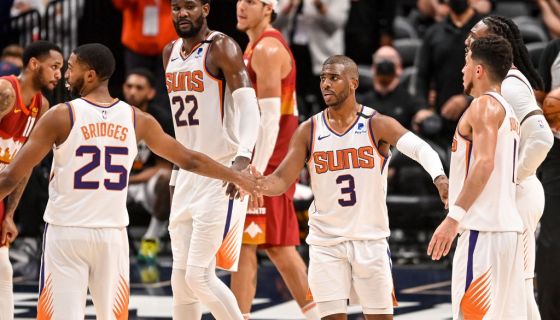 Catch Fade: Phoenix Suns Fan Beats The Brakes Off Obnoxious Nuggets Fan Then Correct Predicts Series Outcome