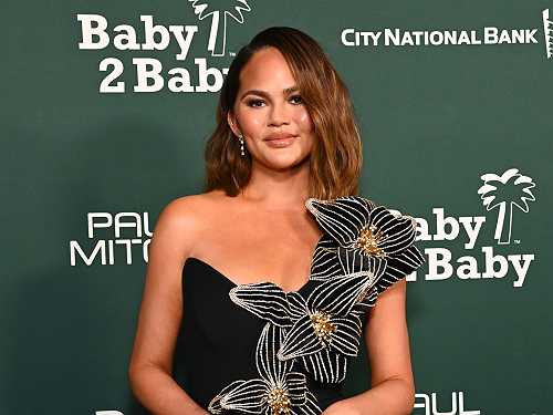 Chrissy Teigen debuts inspiring new wellness podcast