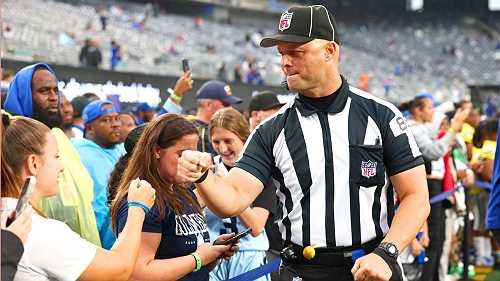 Relative inexperience of two Super Bowl officials is 'huge departure'