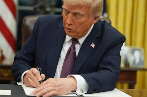 Donald Trump’s First Weeks in Office: Federal Hiring Freeze, DEI Attacks, and Chaos Unleashed. Donald Trump’s First Weeks in Office: Federal Hiring Freeze, DEI Attacks, and Chaos Unleashed.