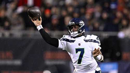 Seahawks' Macdonald: Geno is 'our quarterback'