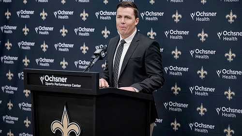 New Saints HC Moore noncommittal on QB Carr