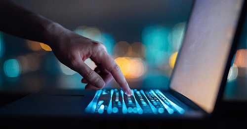 Suspect in murder of fiancé searched online about killing an 