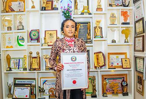 ECOWAS Youth Parliament Honours Dr. Krystal Changchangi with Global Philanthropic award ECOWAS Youth Parliament Honours Dr. Krystal Changchangi with Global Philanthropic award