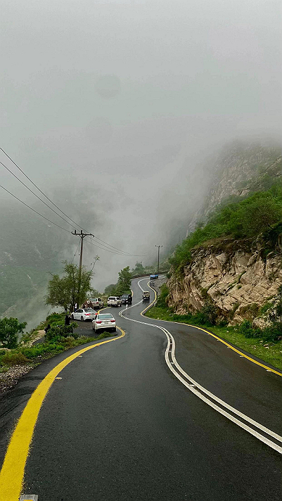 عليك أن تكون إنسانًا قبل أن تكون ذكيًا وغنيًا ونظيفًا...