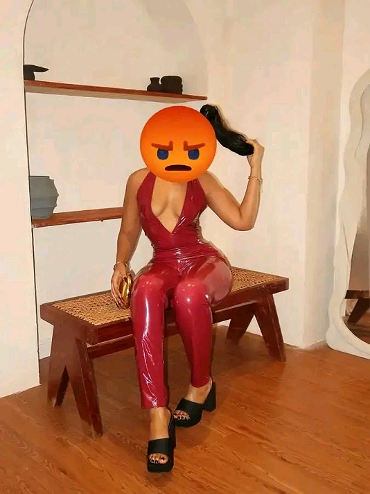 My husband pays me Millions every December to cry over his living b0dy in a cásket, but this year,...